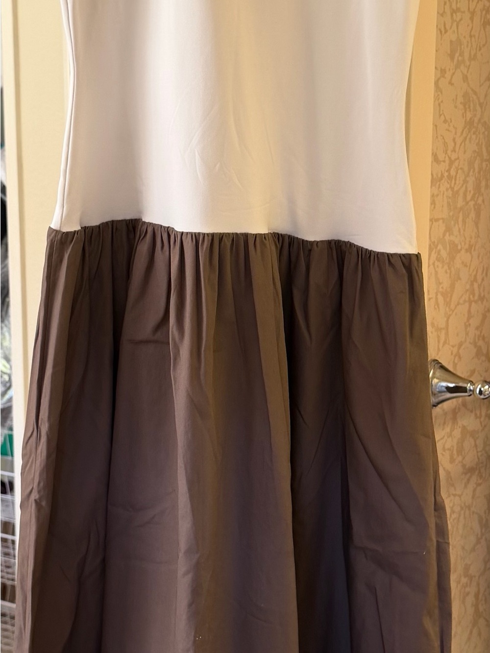 Babaton Two-Tone Sleeveless Top & Olive Midi Skirt - Picture 3 of 3